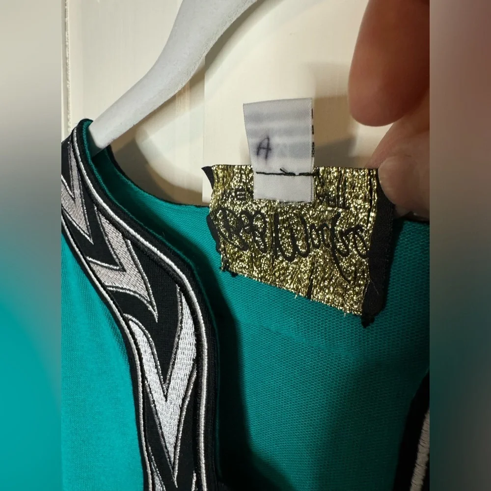 Bob Mackie Wearable Art teal tunic top w/ black and white embellishments Size M - Picture 6 of 12